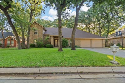649 Parkridge Boulevard, Burleson TX 76028