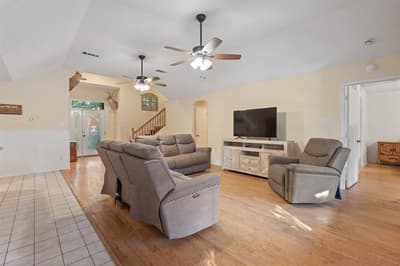 649 Parkridge Boulevard, Burleson TX 76028 - Photo 4