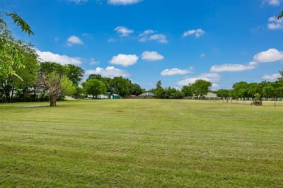 322&410 E Division Street, Muenster TX 76252 - Photo 2