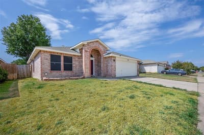 810 Engleside Drive, Arlington TX 76018 - Photo 2