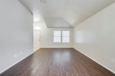 810 Engleside Drive, Arlington TX 76018 - Photo 5