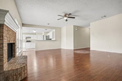 360 Mcmurtry Drive, Arlington TX 76002 - Photo 4