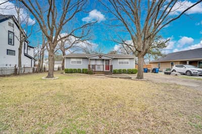 205 W Latimer Street, Ennis TX 75119 - Photo 3