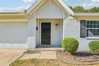 313 Meadowcreek Lane, Garland TX 75043 - Photo 2