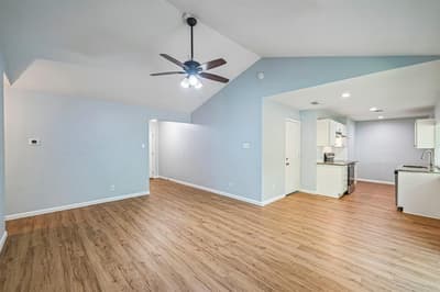 313 Meadowcreek Lane, Garland TX 75043 - Photo 4