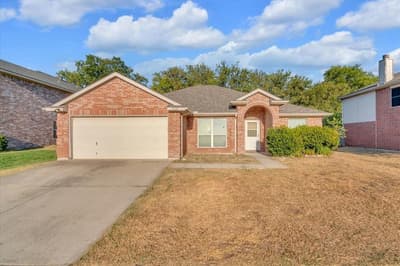 324 Marsha Street, Saginaw TX 76179 - Photo 2