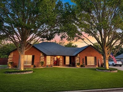 413 Flagstone Drive, Burleson TX 76028