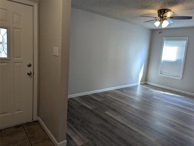 2727 Colonial Drive, Carrollton TX 75007 - Photo 2