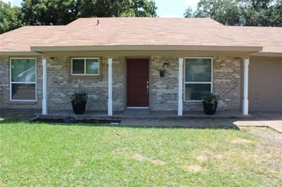 918 Heritage Circle, Garland TX 75043 - Photo 2