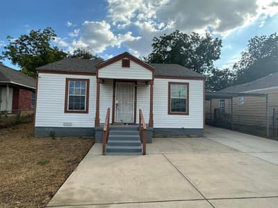 2720 Burchill Road, Fort Worth TX 76105 - Photo 2