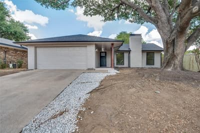 1716 Creek Ridge Court, Irving TX 75060 - Photo 3