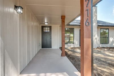 1716 Creek Ridge Court, Irving TX 75060