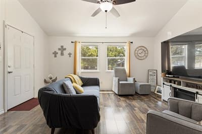 1404 Clinton Avenue, Fort Worth TX 76164 - Photo 3