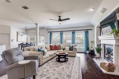 400 S Hampton Court, Lewisville TX 75056 - Photo 5