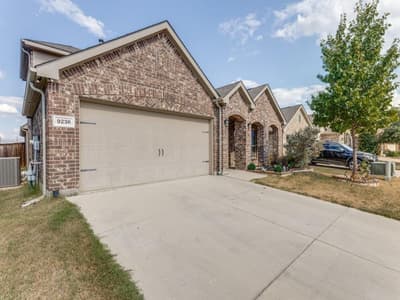 9236 Flying Eagle Lane, Fort Worth TX 76131 - Photo 2