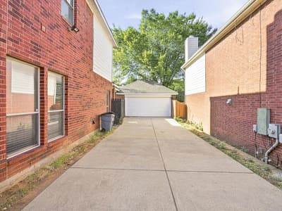 302 Republic Lane, Euless TX 76040 - Photo 2