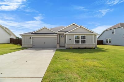 614 Finlee Way, Tioga TX 76271