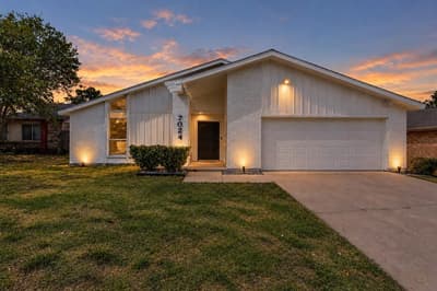 7024 Woodacre Road, Fort Worth TX 76133