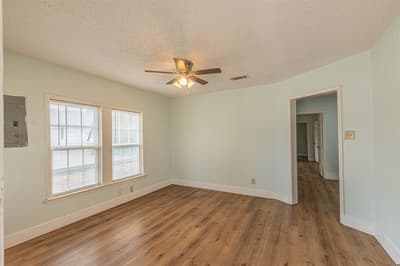 2543 E Ann Arbor Avenue, Dallas TX 75216 - Photo 4
