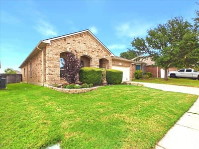 4057 Claymore Lane, Fort Worth TX 76244 - Photo 2