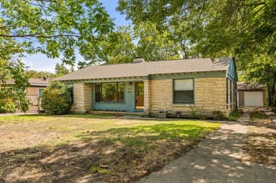 2909 Ryan Place Drive, Fort Worth TX 76110 - Photo 2
