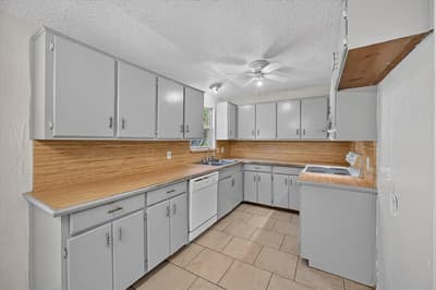 209 Water Lane, Crowley TX 76036 - Photo 4