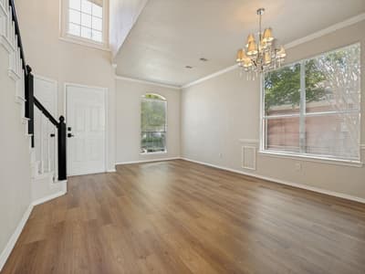 307 Mary Pat Drive, Grand Prairie TX 75052 - Photo 3