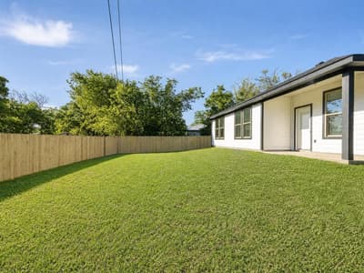 108 N Couch Street, Italy TX 76651