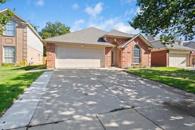 4729 Grant Park Avenue, Fort Worth TX 76137 - Photo 2