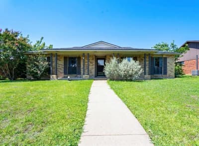 2213 Proctor Drive, Carrollton TX 75007 - Photo 2