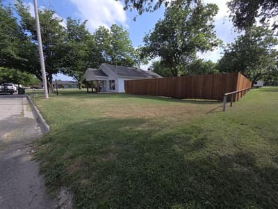 406 Broad Street, Nocona TX 76255 - Photo 3