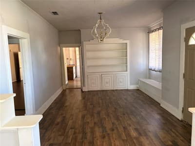 704 W Walcott Avenue, Comanche TX 76442 - Photo 2