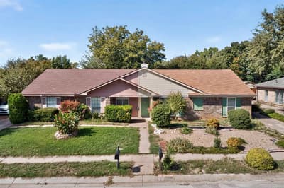2911 Gray Oak Drive, Euless TX 76039 - Photo 2