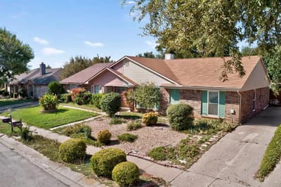 2911 Gray Oak Drive, Euless TX 76039 - Photo 3