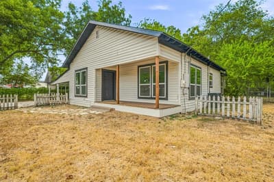 403 N Gaither Street, Glen Rose TX 76043