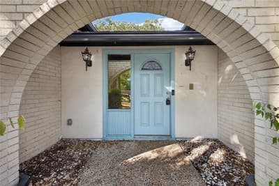 908 Chestnut Drive, Arlington TX 76012 - Photo 2