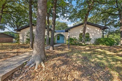 908 Chestnut Drive, Arlington TX 76012