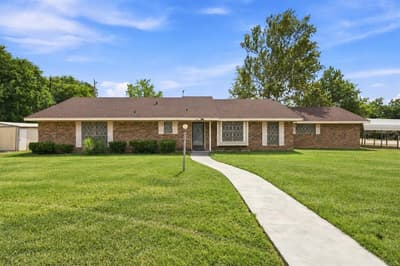 101 W Avenue G, Valley Mills TX 76689