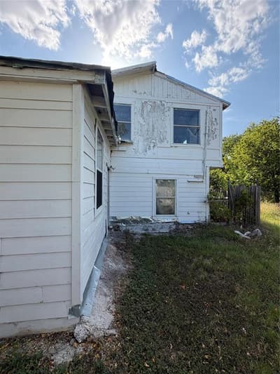 233 W Hammond Street, Lancaster TX 75146 - Photo 3