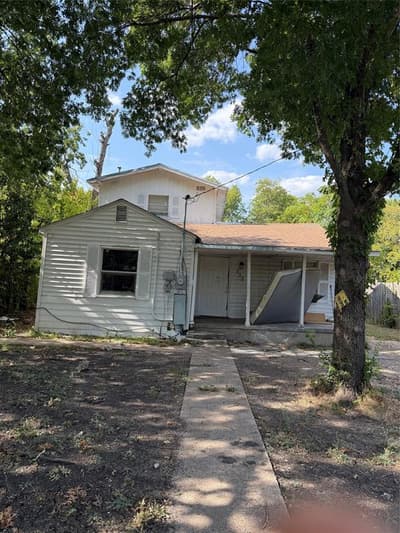 233 W Hammond Street, Lancaster TX 75146
