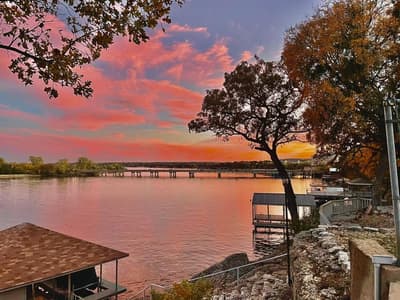 400 W Atchley Drive, Granbury TX 76048