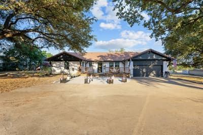 400 W Atchley Drive, Granbury TX 76048 - Photo 4