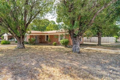 402 Myers Avenue, Cleburne TX 76033