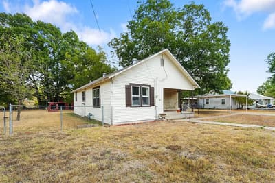 1001 S 27th Street, Corsicana TX 75110