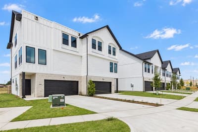 4509 Crescent Heights Road, Garland TX 75043 - Photo 2