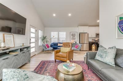 323 S Hannaford Street, Granbury TX 76048