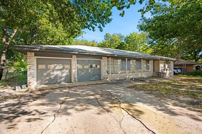 305 Valleyglen Drive, DeSoto TX 75115 - Photo 3