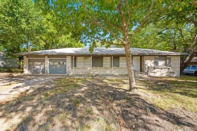 305 Valleyglen Drive, DeSoto TX 75115