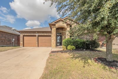 2840 Candace Drive, Grand Prairie TX 75051 - Photo 2