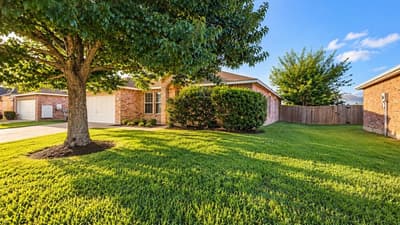 613 Redwing Drive, Saginaw TX 76131 - Photo 2